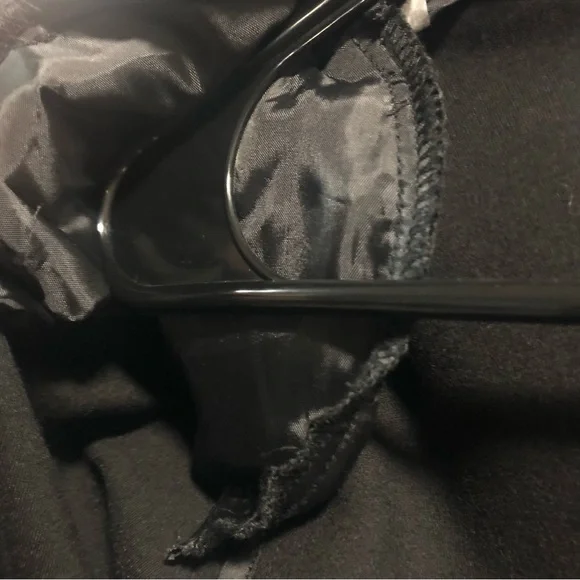 Slim Factor By INVESTMENTS Size Large Black Blazer.22”Pit 2 Pit X 29” Length - Picture 7 of 10